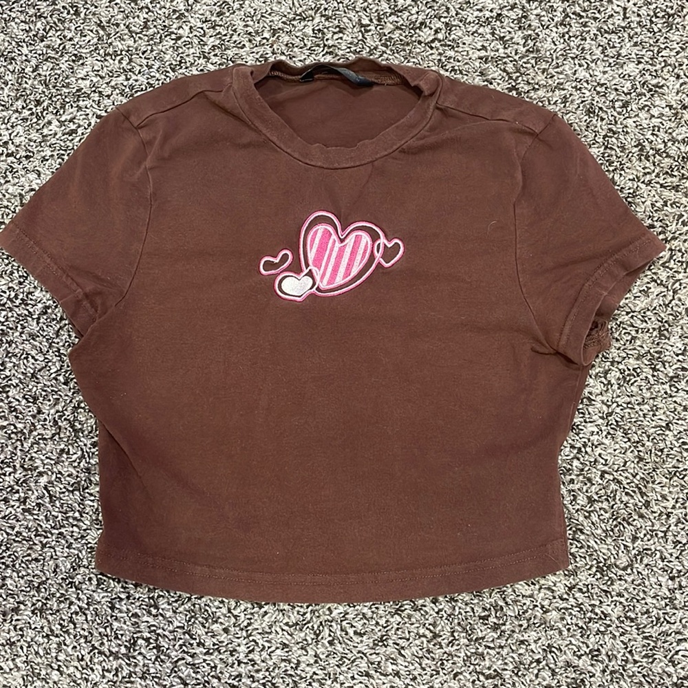 basic brown crop top with pink hearts